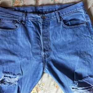 Distressed 501 Levi’s